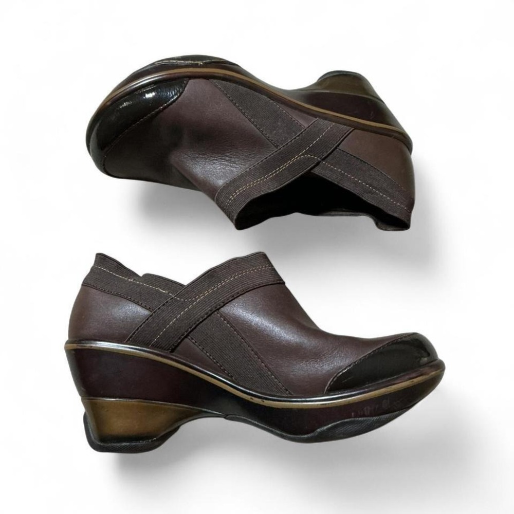 Jambu Brown Leather Wedge Pumps Patent Toe Slip On‎ Shoes Womens